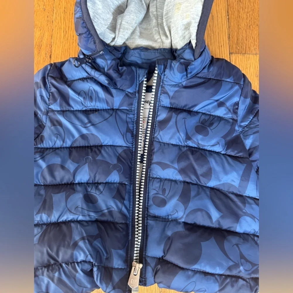 Baby GAP Disney Navy Blue Puffer Jacket size 0-6 months